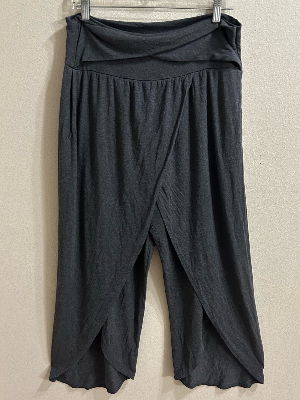 Athleta Release Pant Size L Gray Wide Leg High Waist Drapey Wrap Yoga Athleisure - Picture 2 of 6